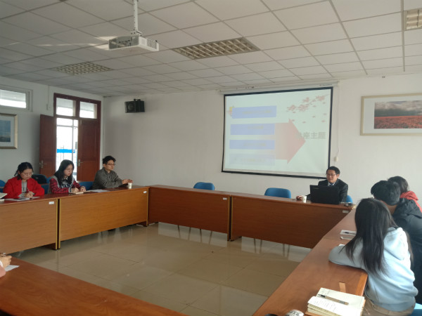 澳門漁人碼頭
举办研究生学术研究与论文写作讲座