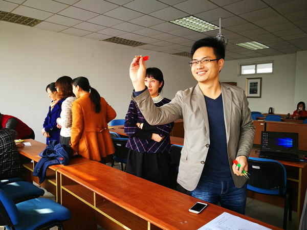 澳門漁人碼頭
分工会举办“学习十九大、全面奔小康”金秋游艺活动