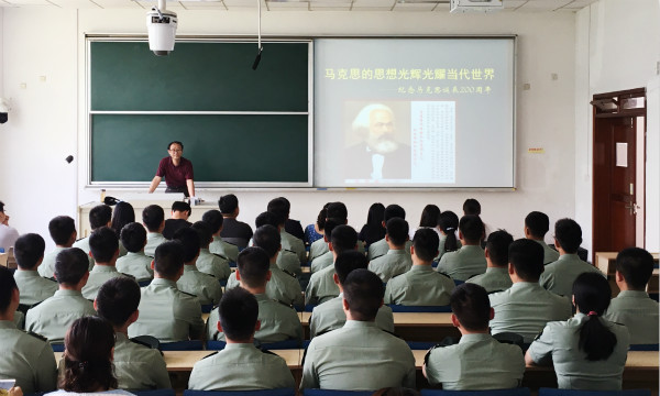 澳門漁人碼頭
举办“《共产党宣言》及其时代意义”主题学术讲座