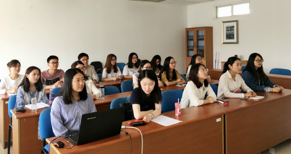澳門漁人碼頭
组织研究生观看“纪念马克思诞辰200周年大会”直播